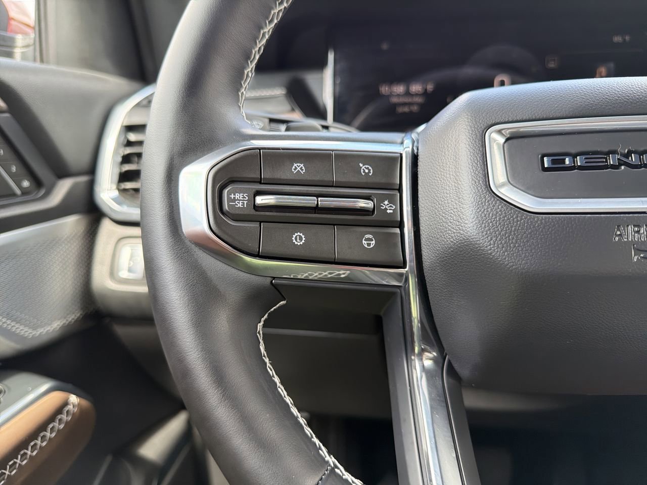Used 2026 GMC Acadia Denali Ultimate AWD/4WD image 30