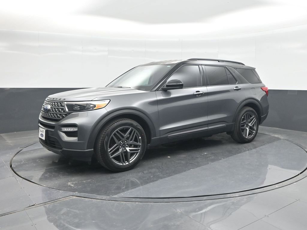 Certified 2024 Ford Explorer XLT w/ Equipment Group 202A RWD image 31
