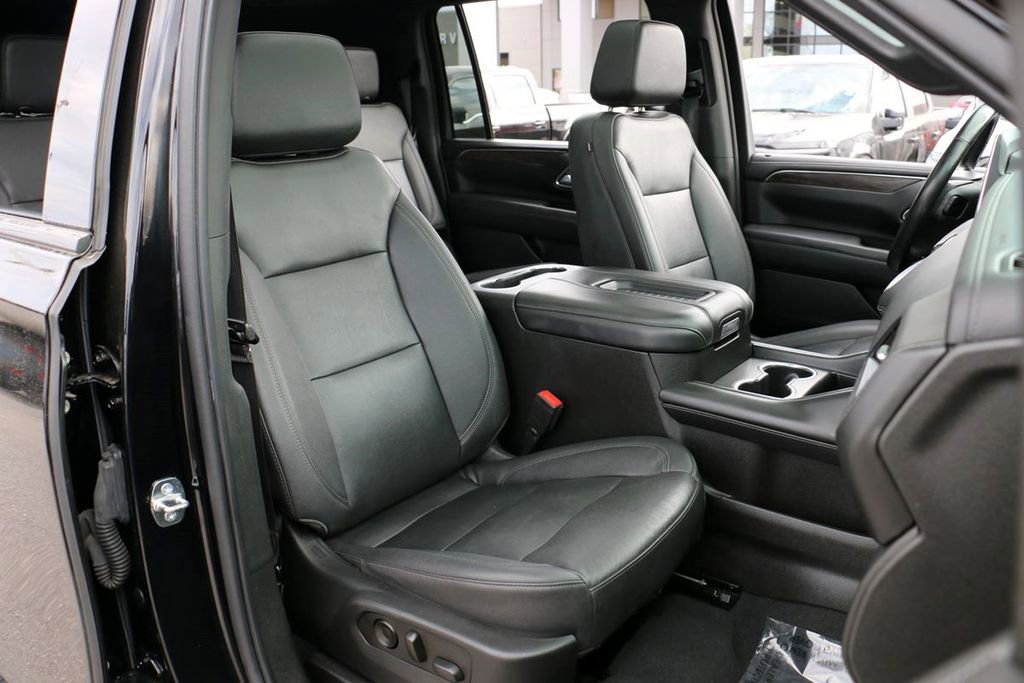 Used 2022 Chevrolet Suburban Z71 w/ Luxury Package image 34