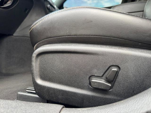 Used 2022 Chrysler 300 S w/ Comfort Group RWD image 21