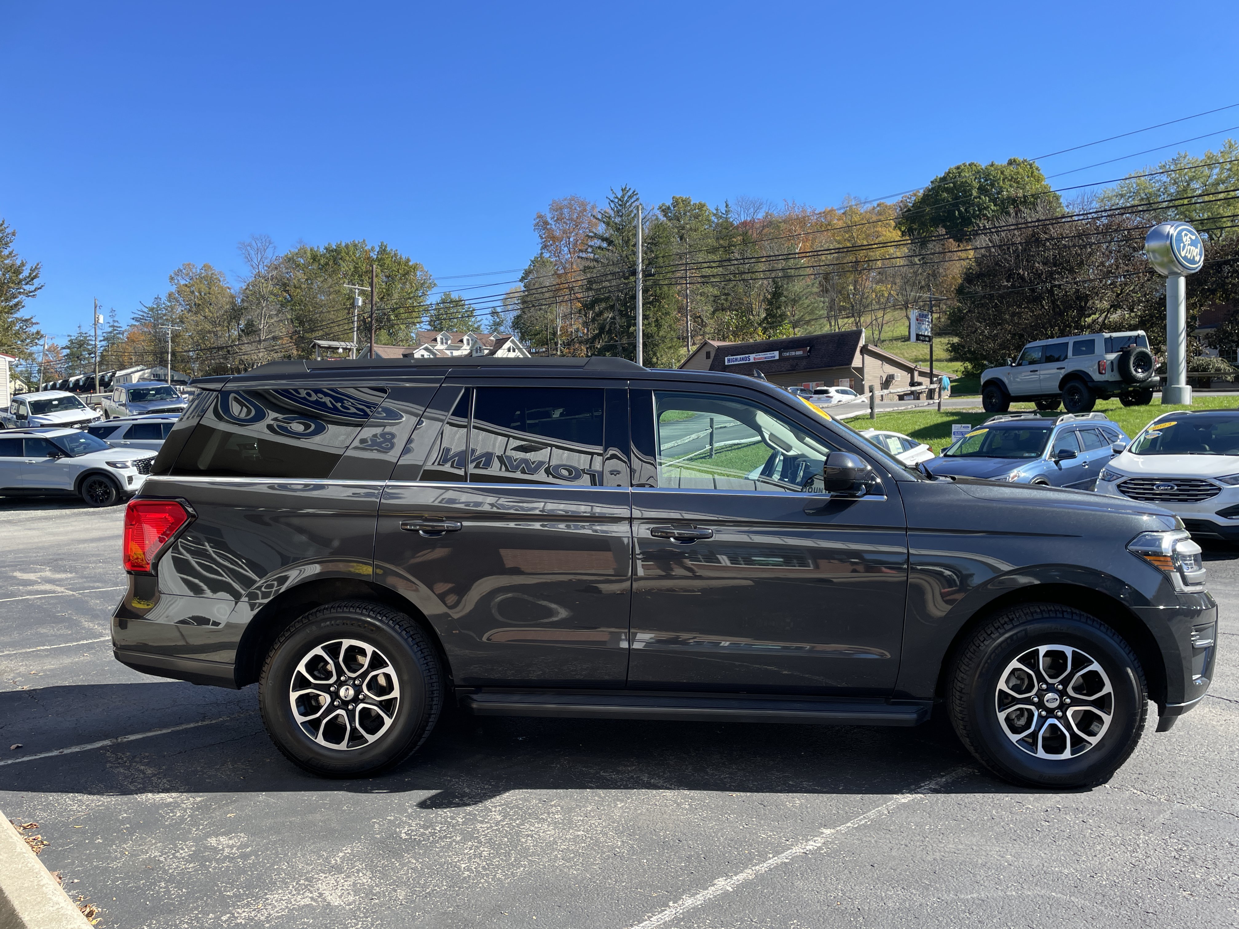 Certified 2023 Ford Expedition XLT AWD/4WD image 4