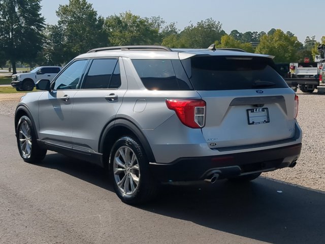 Certified 2023 Ford Explorer XLT w/ Equipment Group 202A AWD/4WD image 5