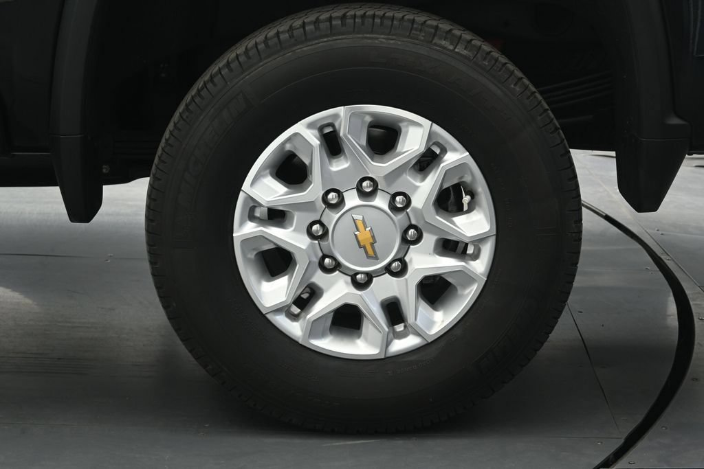 Used 2024 Chevrolet Silverado 2500 LTZ w/ LTZ Convenience Package AWD/4WD image 25