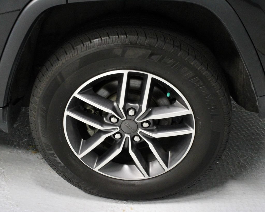 Used 2021 Jeep Grand Cherokee Limited AWD/4WD image 18