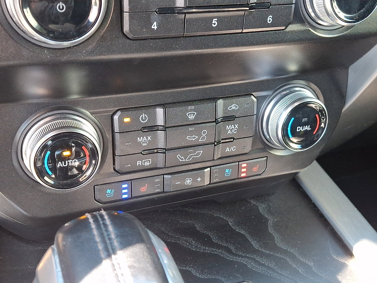 Certified 2019 Ford F150 Platinum AWD/4WD image 16