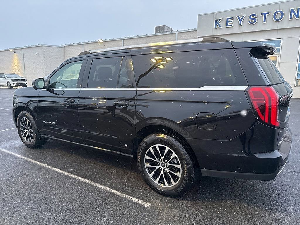 Certified 2025 Ford Expedition Max Platinum image 2