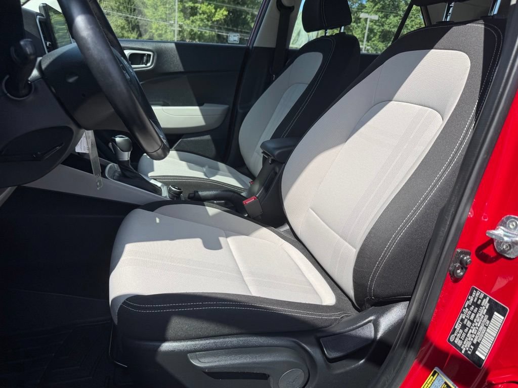 Used 2021 Hyundai Venue SEL w/ Cargo Package FWD image 13
