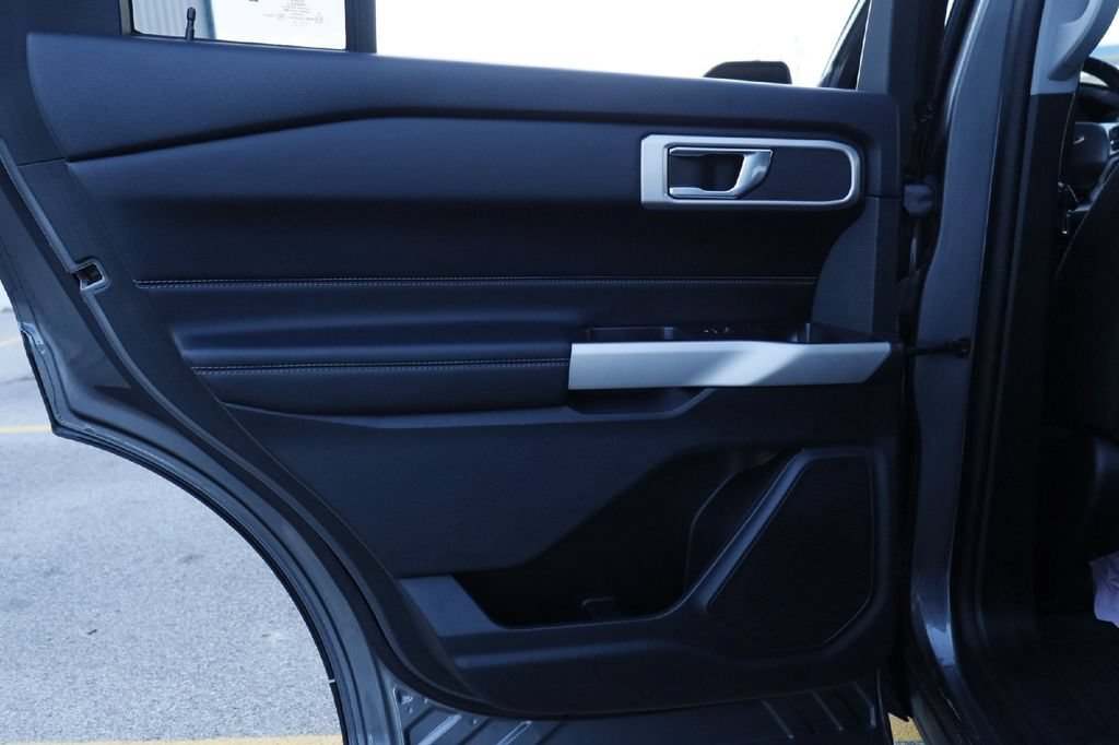 Certified 2024 Ford Explorer XLT RWD image 24