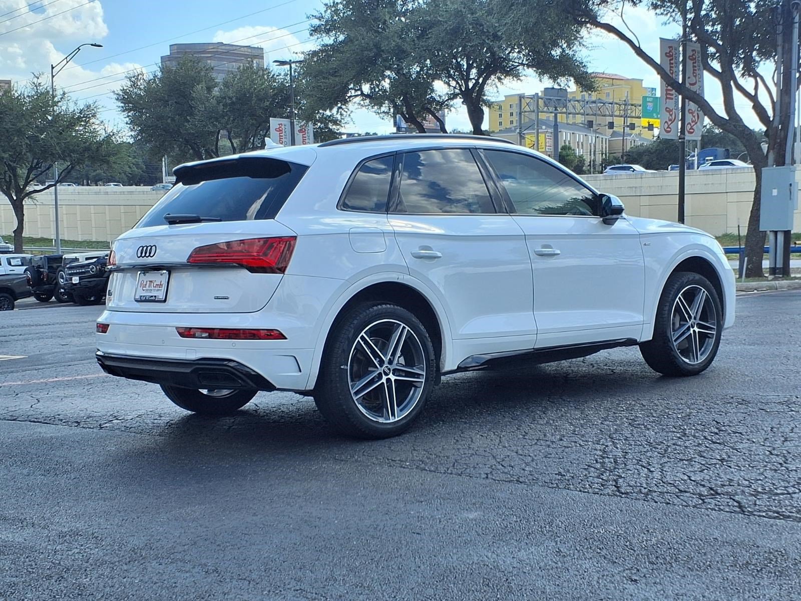 Used 2023 Audi Q5 e Premium Plus w/ Premium Plus Package AWD/4WD image 6