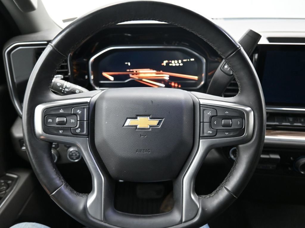 Used 2025 Chevrolet Silverado 2500 LT w/ Convenience Package image 29