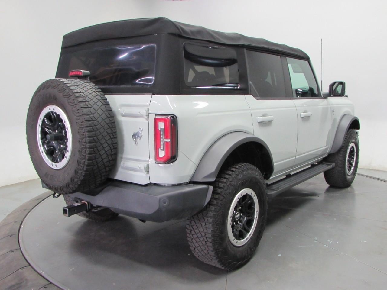 Certified 2021 Ford Bronco Outer Banks w/ Sasquatch Package AWD/4WD image 7