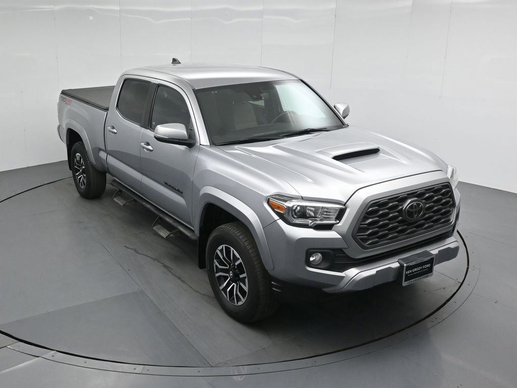 Used 2021 Toyota Tacoma TRD Sport w/ Technology Package image 4