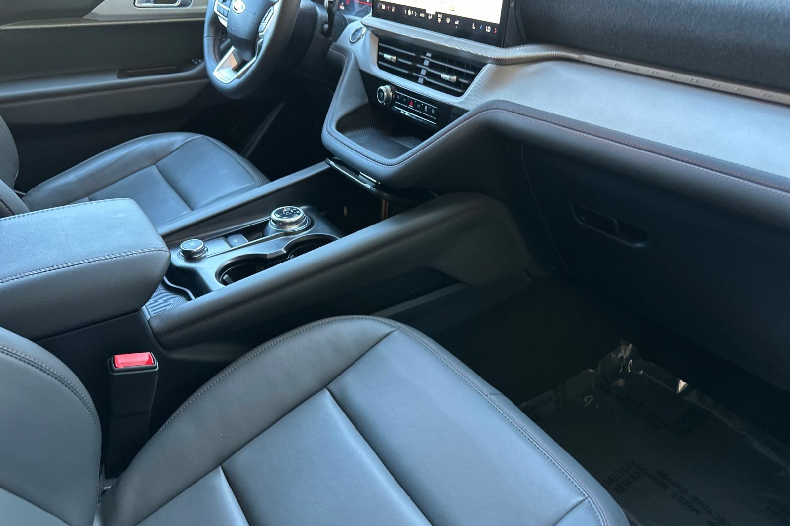 Certified 2025 Ford Explorer Active w/ Active Comfort Package AWD/4WD image 20