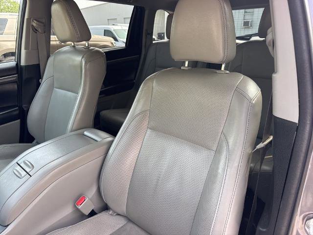 Used 2018 Toyota Highlander Limited Platinum FWD image 10