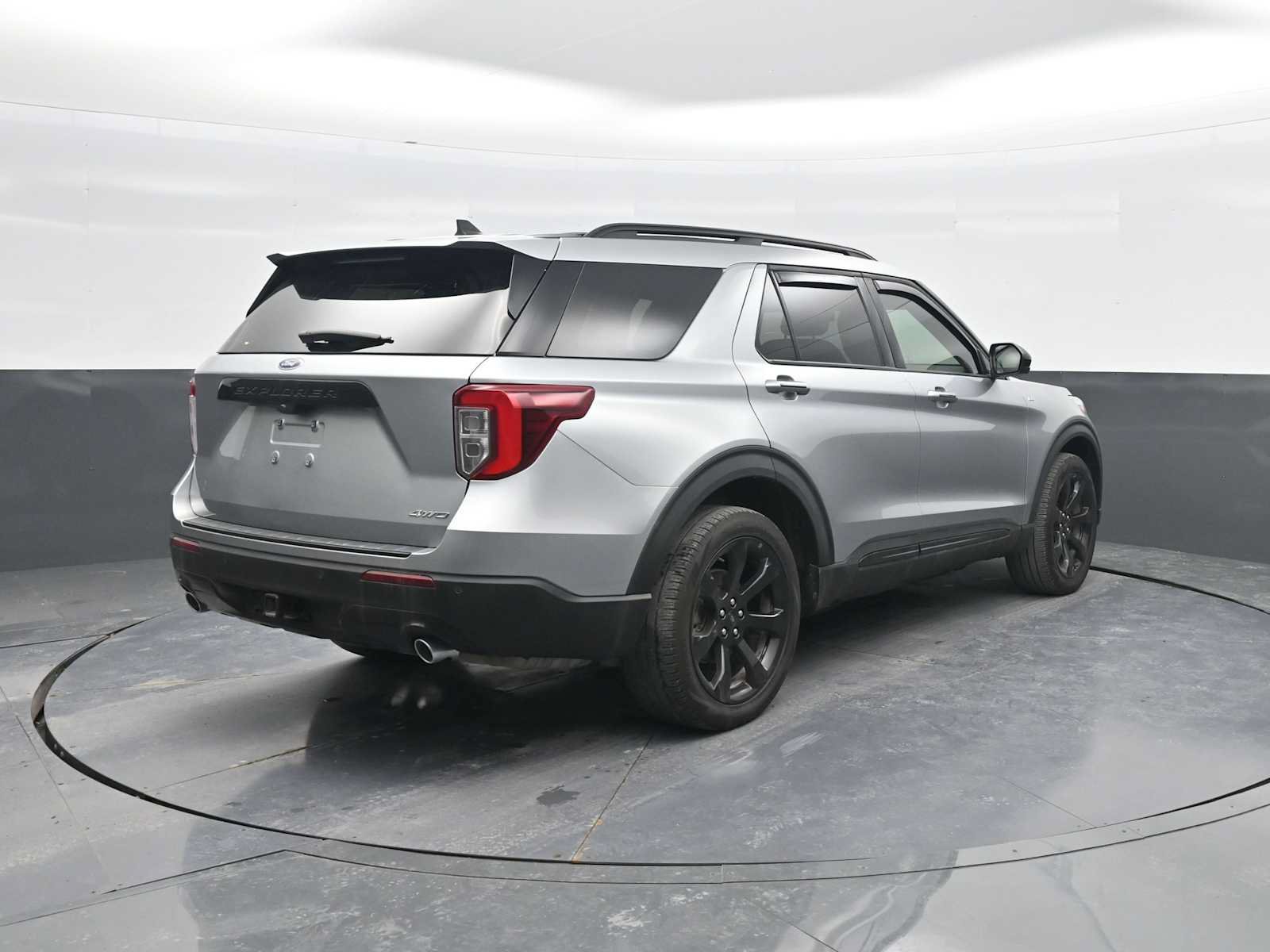Certified 2024 Ford Explorer ST-Line w/ Class IV Trailer Tow Package AWD/4WD image 7
