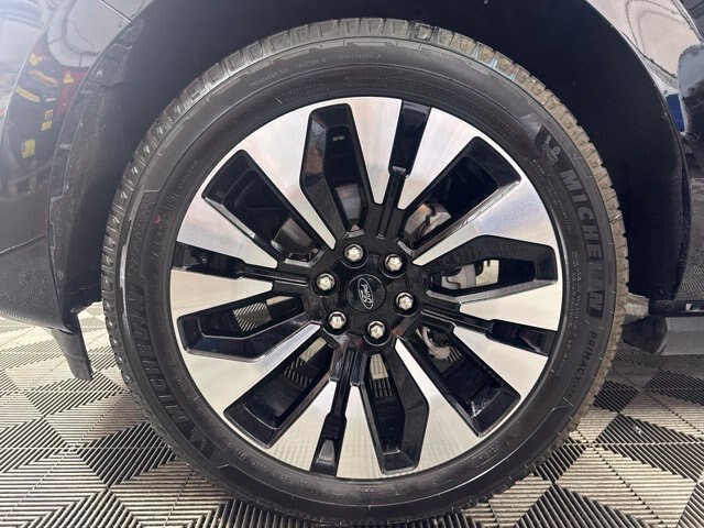 Certified 2026 Ford Expedition Max Platinum w/ Driver's Package AWD/4WD image 10