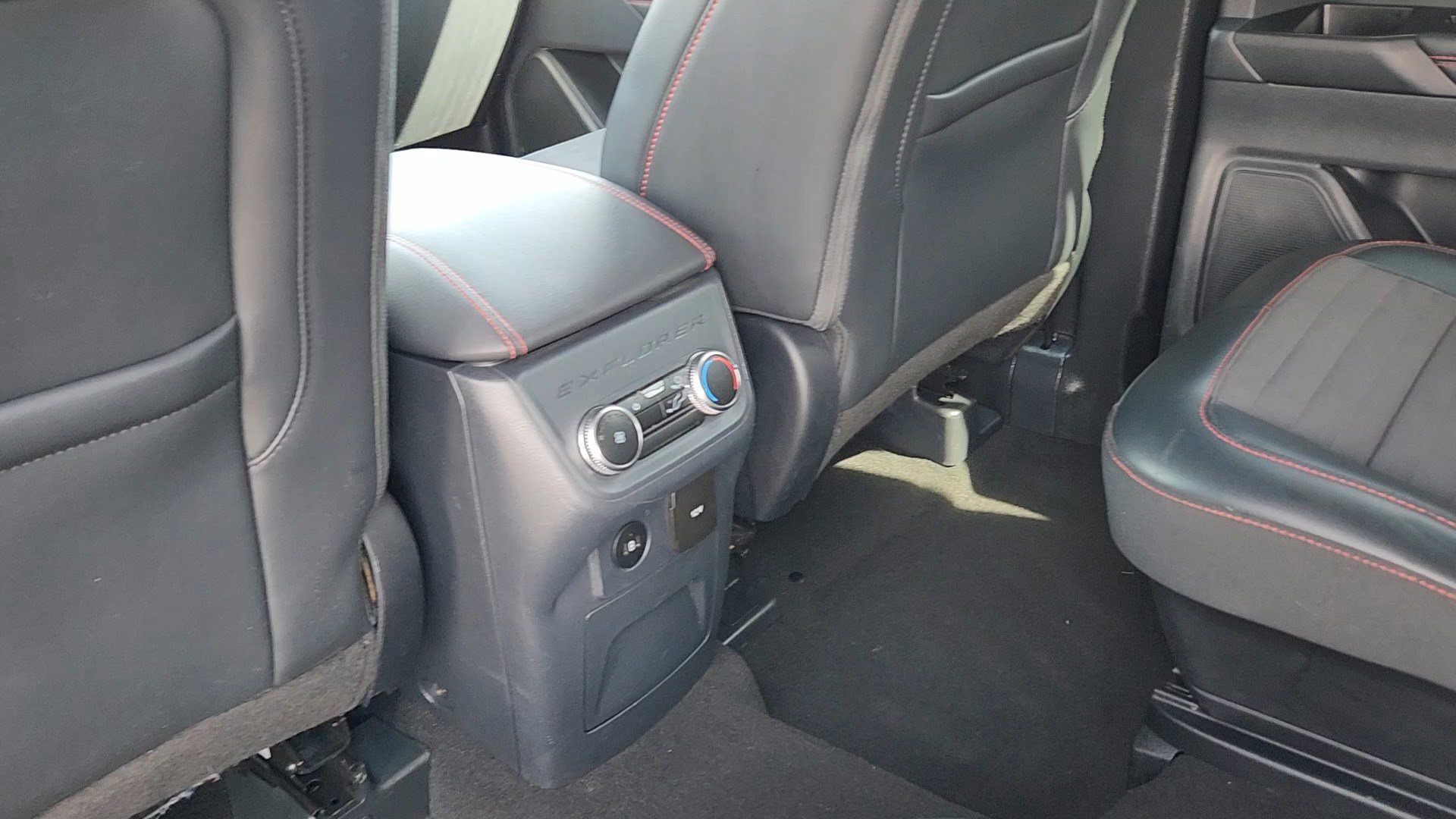 Certified 2025 Ford Explorer ST-Line image 17