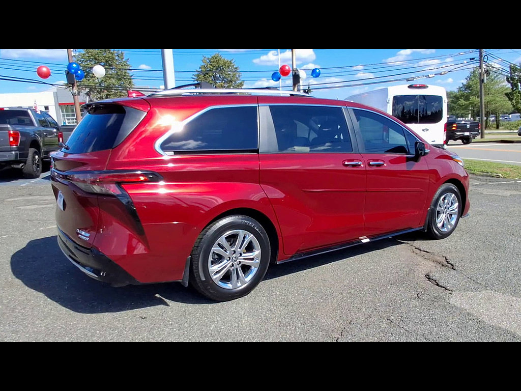 Used 2023 Toyota Sienna Platinum AWD/4WD image 8