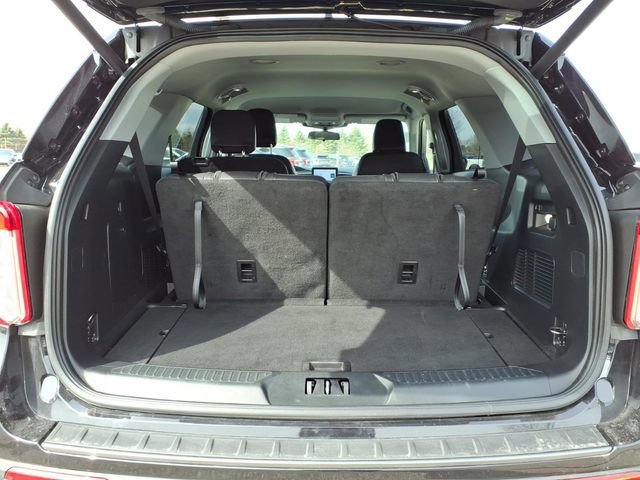Certified 2023 Ford Explorer XLT w/ Equipment Group 202A image 9
