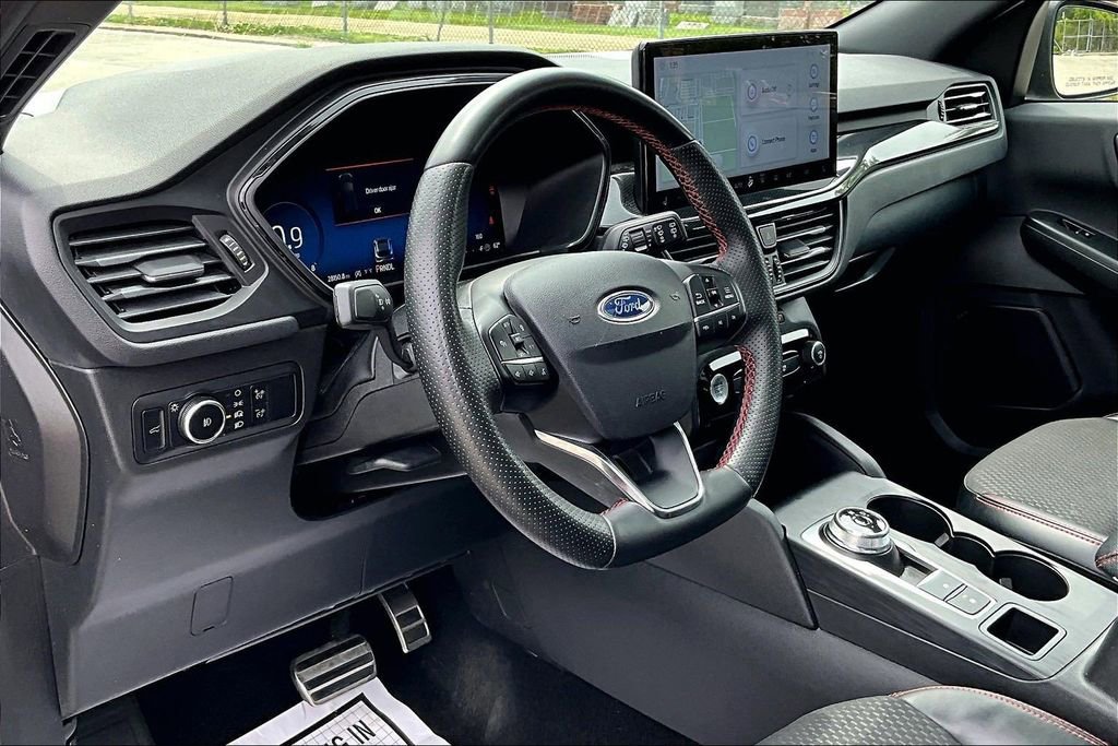 Certified 2023 Ford Escape ST-Line Select w/ Tech Pack #2 AWD/4WD image 13