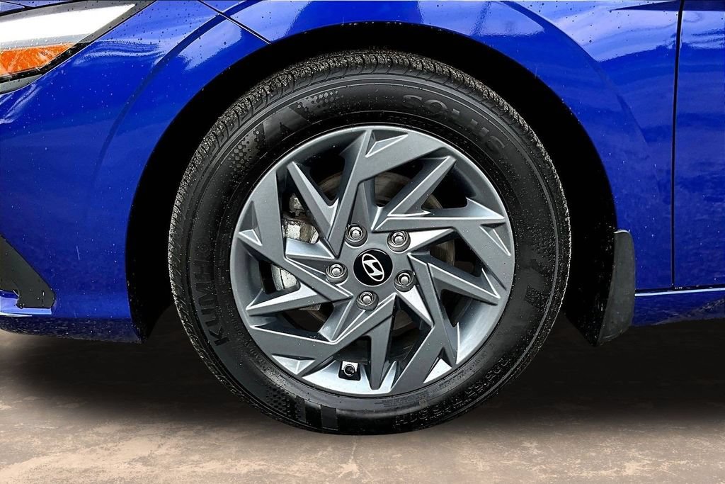Used 2024 Hyundai Elantra Blue FWD image 36