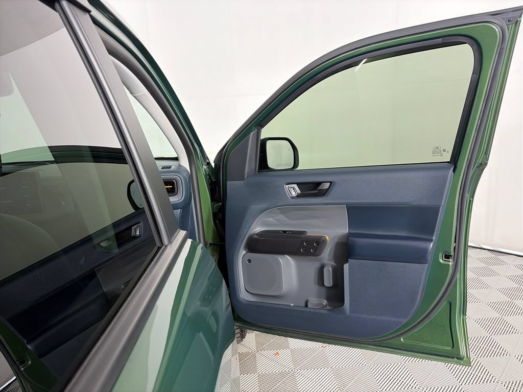 Certified 2025 Ford Maverick Tremor AWD/4WD image 30