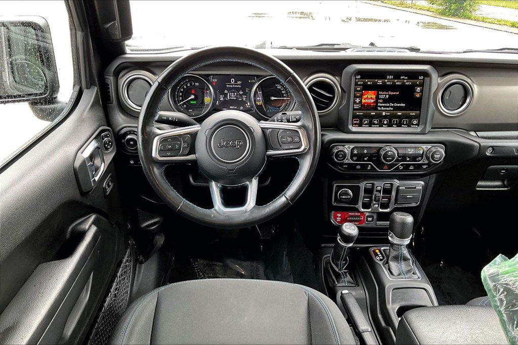 Used 2022 Jeep Wrangler Unlimited Rubicon 4xe w/ Cold Weather Group AWD/4WD image 5