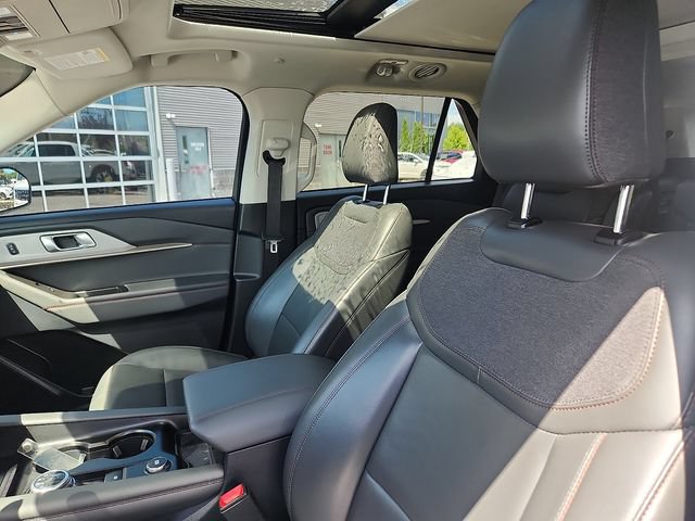 Certified 2025 Ford Explorer Active w/ Active Comfort Package AWD/4WD image 22
