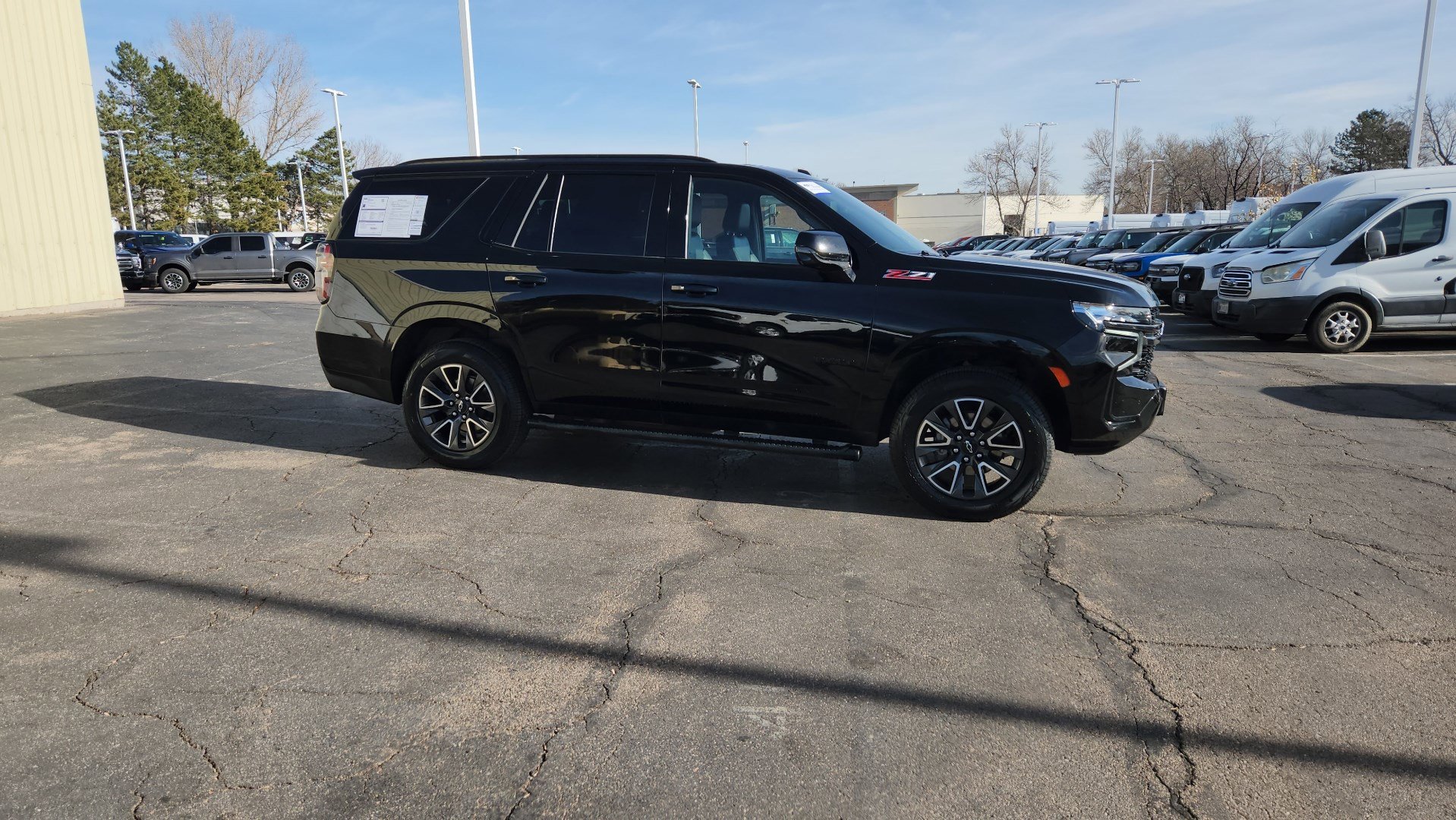 Used 2022 Chevrolet Tahoe Z71 w/ Luxury Package image 19