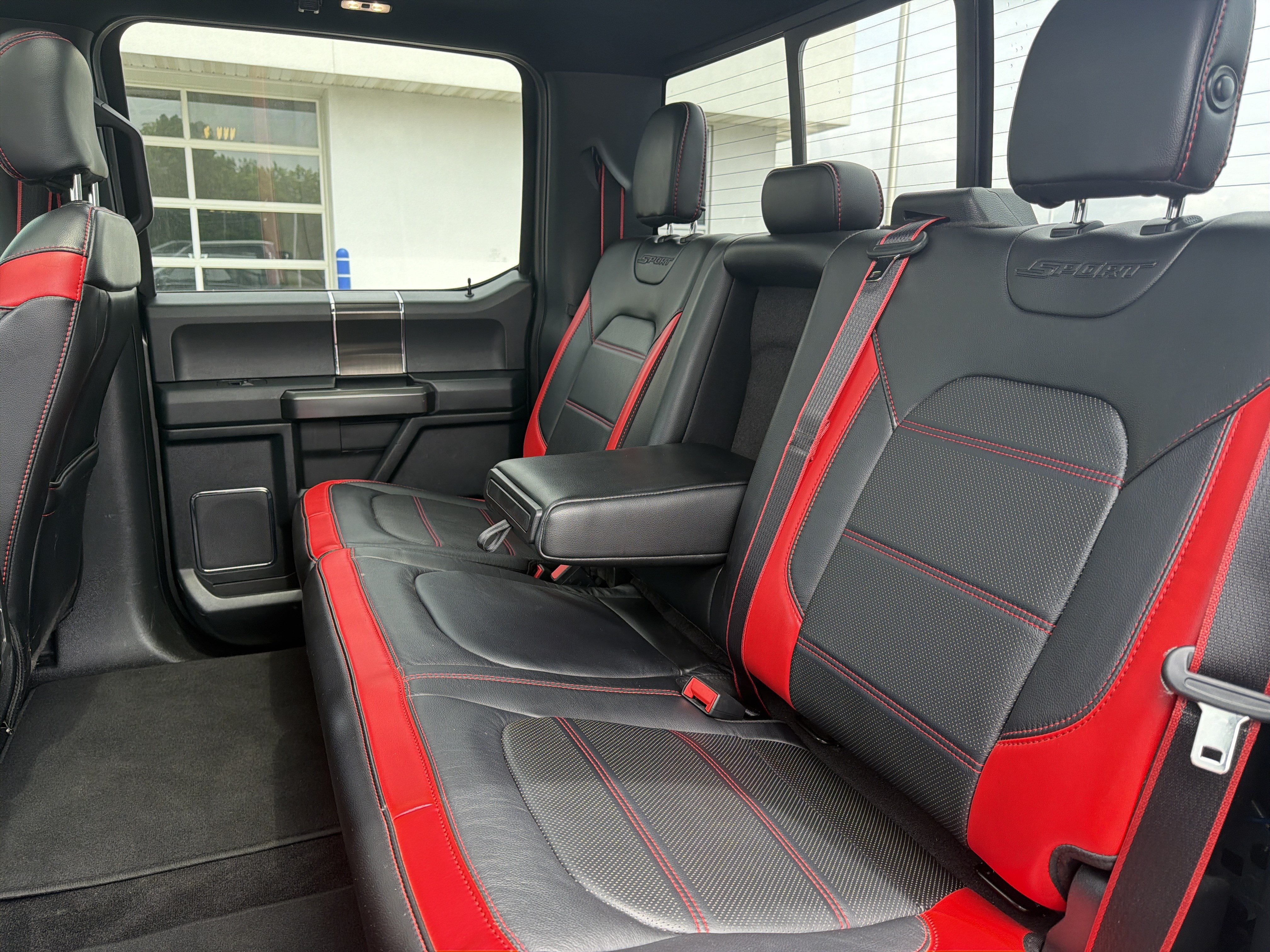 Certified 2019 Ford F150 Lariat w/ Equipment Group 502A Luxury AWD/4WD image 30