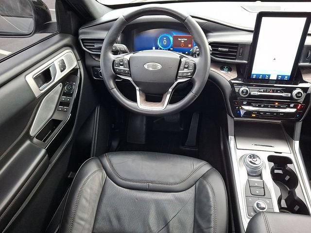 Certified 2021 Ford Explorer Platinum w/ Equipment Group 601A AWD/4WD image 15