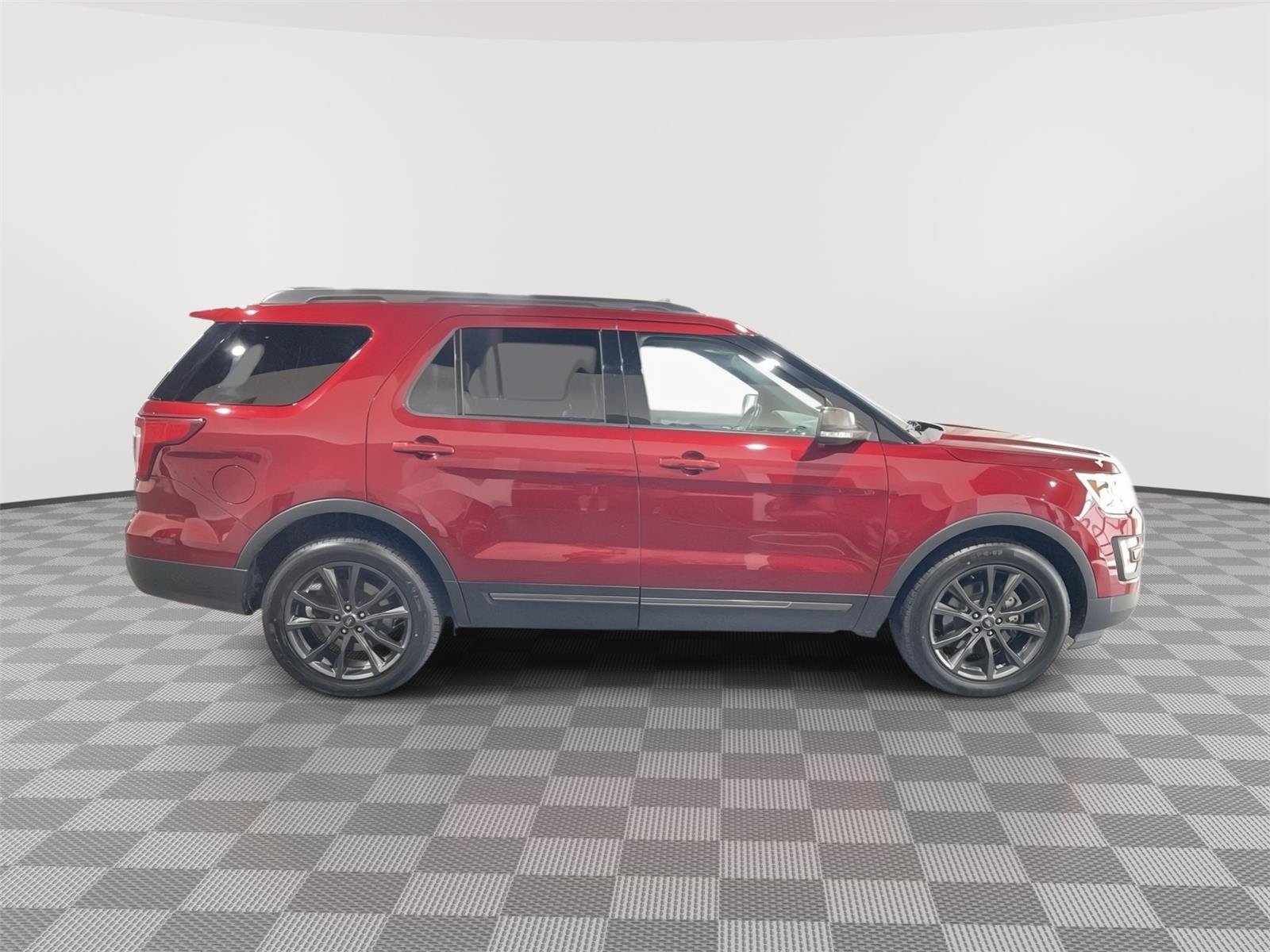 Certified 2017 Ford Explorer XLT w/ Equipment Group 202A AWD/4WD image 6