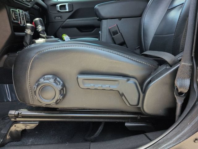 Used 2020 Jeep Wrangler Unlimited Sahara AWD/4WD image 23