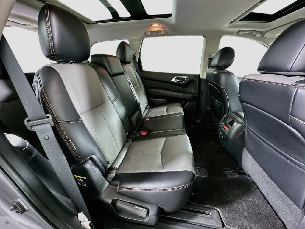 Used 2020 Nissan Pathfinder SL AWD/4WD image 33