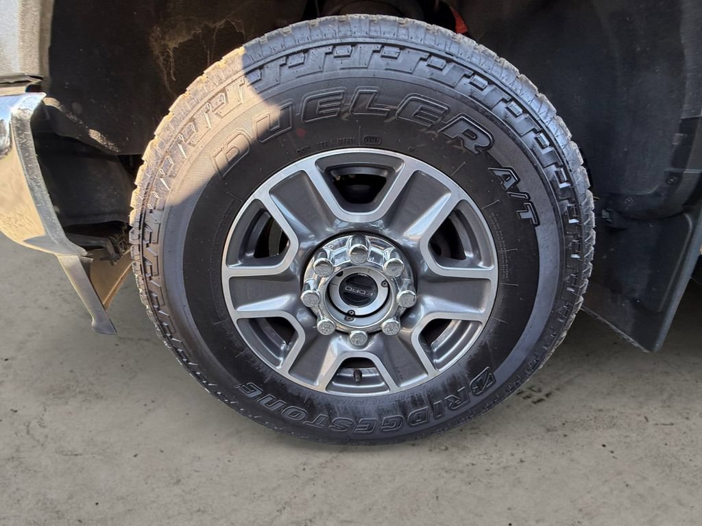 Certified 2025 Ford F350 Lariat w/ FX4 Off-Road Package AWD/4WD image 9