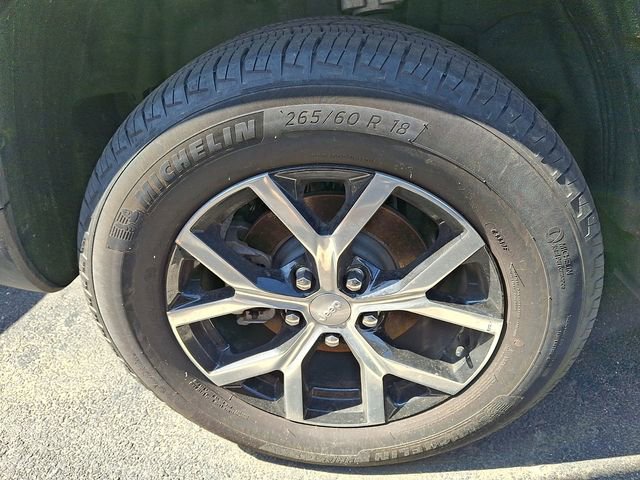 Used 2025 Jeep Grand Cherokee Limited AWD/4WD image 5