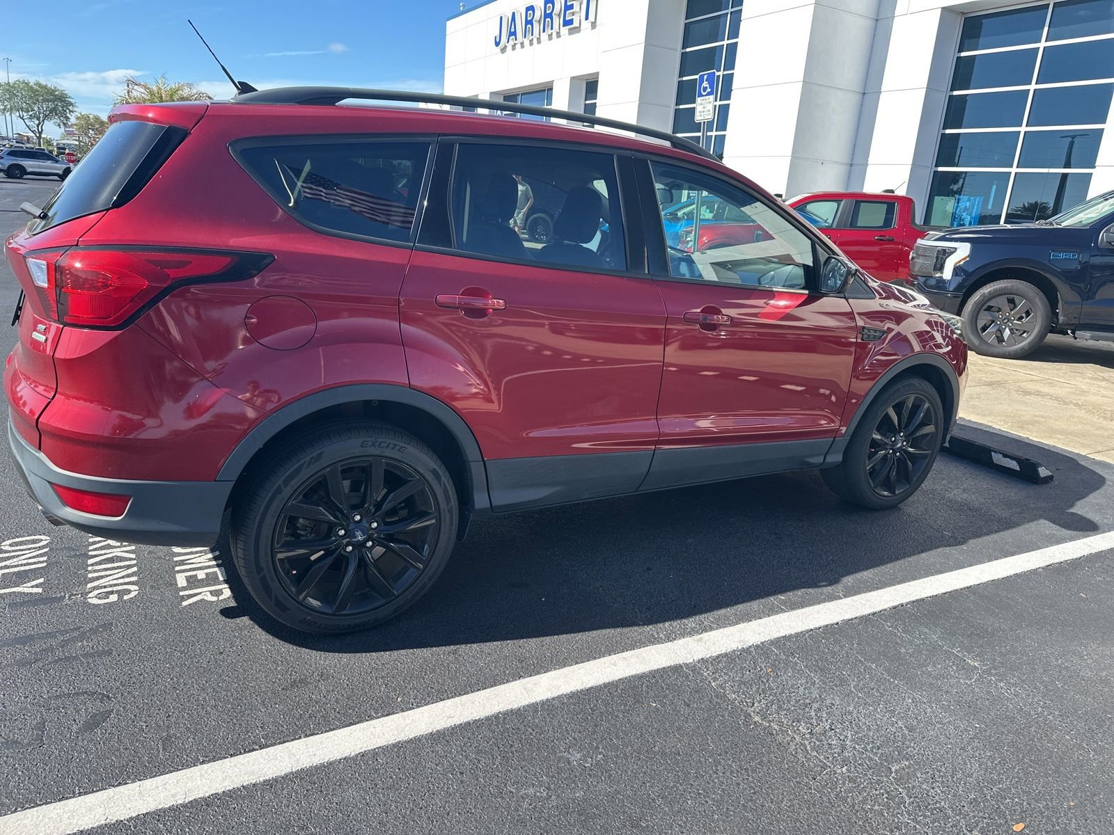 Certified 2019 Ford Escape SE FWD image 5