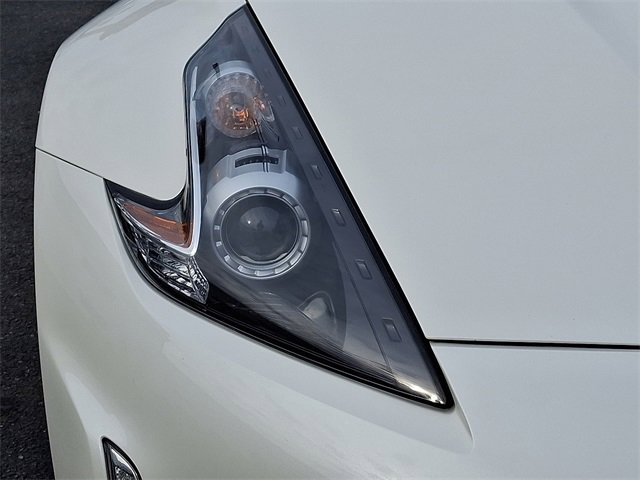 Used 2019 Nissan 370Z Roadster image 9