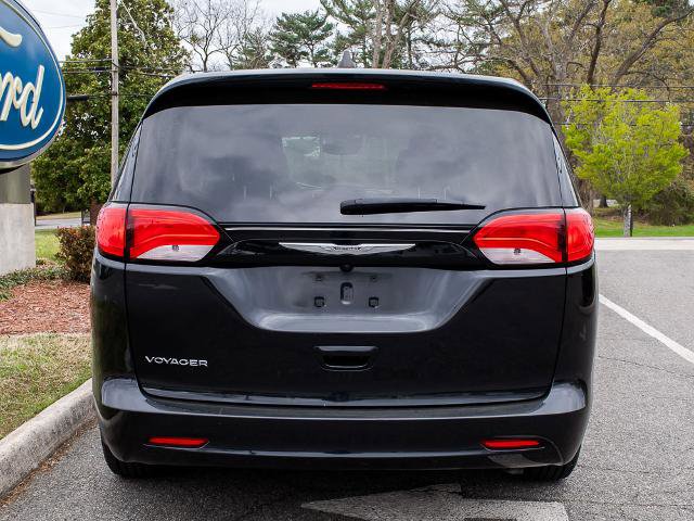 Used 2023 Chrysler Voyager LX FWD image 4