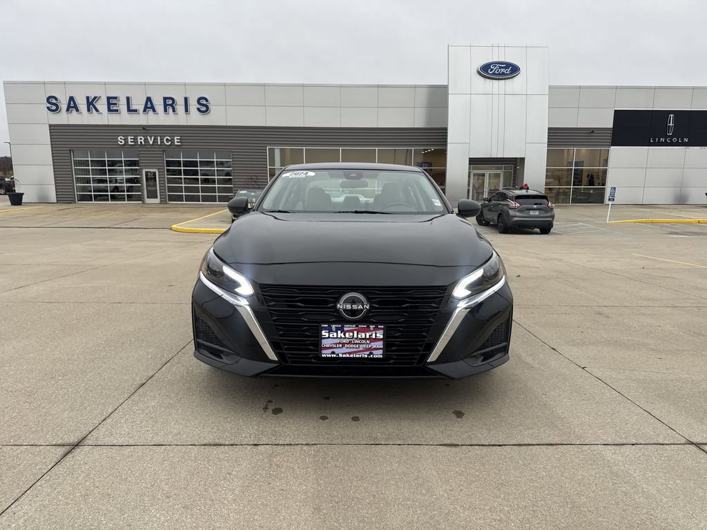Used 2024 Nissan Altima 2.5 SV image 5