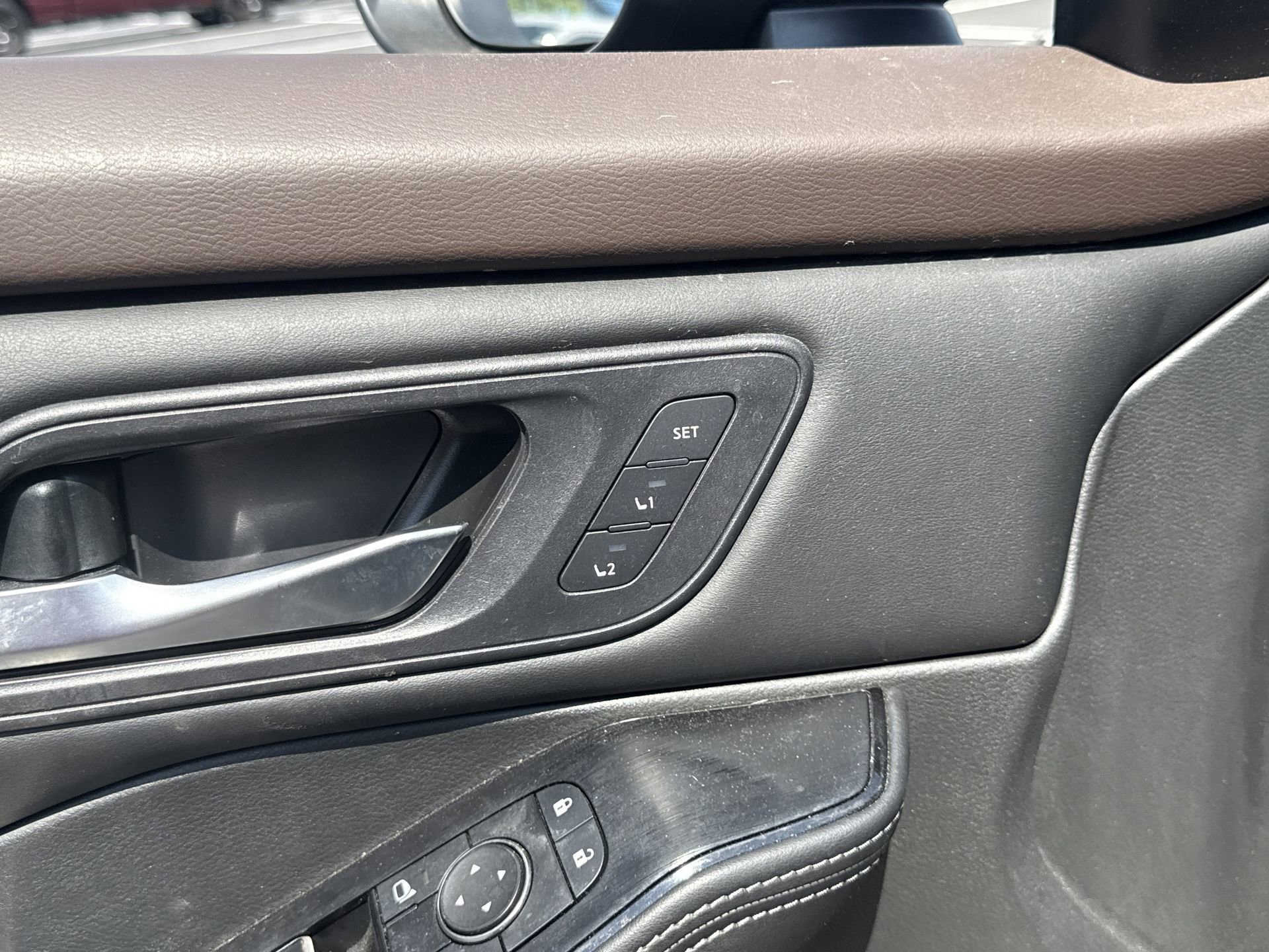 Used 2023 Nissan Rogue SL w/ SL Premium Package FWD image 17