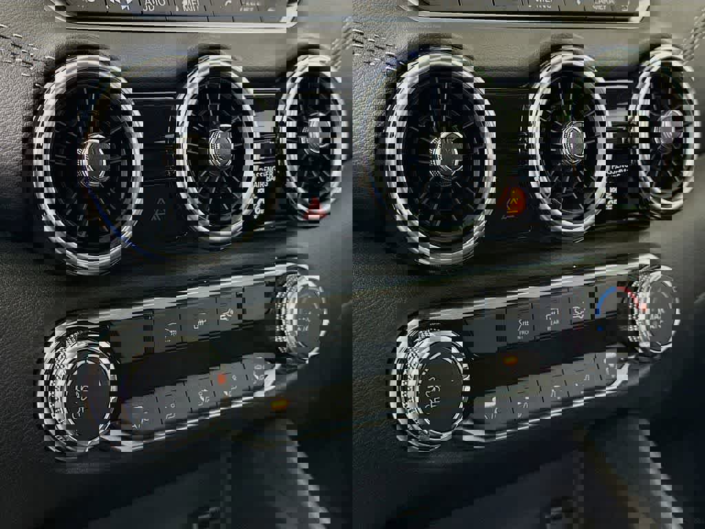 Used 2025 Nissan Sentra SV image 20