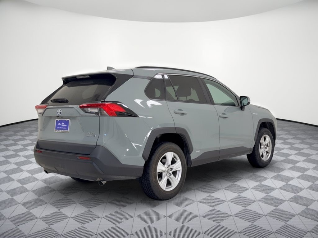 Used 2021 Toyota RAV4 XLE w/ Convenience Package AWD/4WD image 7