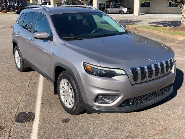 Used 2019 Jeep Cherokee Latitude w/ Trailer Tow Group FWD image 3