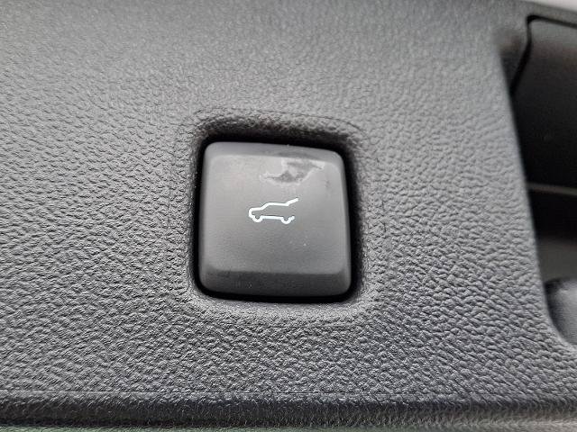 Certified 2025 Ford Escape ST-Line Select AWD/4WD image 28