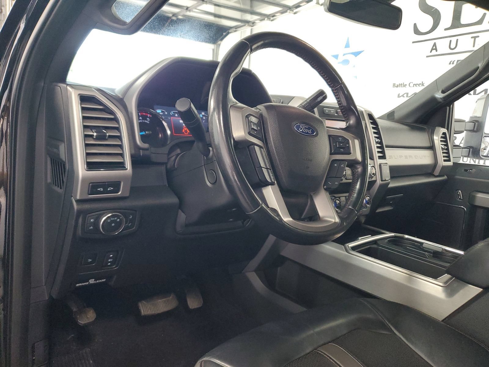 Certified 2020 Ford F350 Platinum w/ FX4 Off-Road Package AWD/4WD image 17