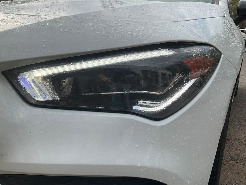 Used 2022 Mercedes-Benz CLA 250 image 9