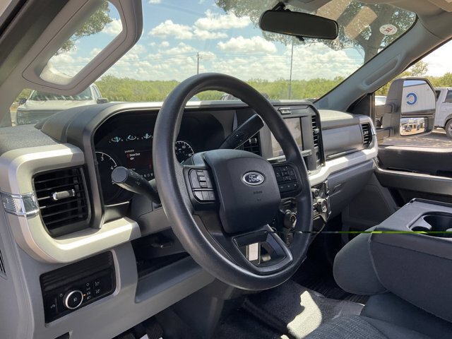 Certified 2025 Ford F250 XLT w/ FX4 Off-Road Package AWD/4WD image 6