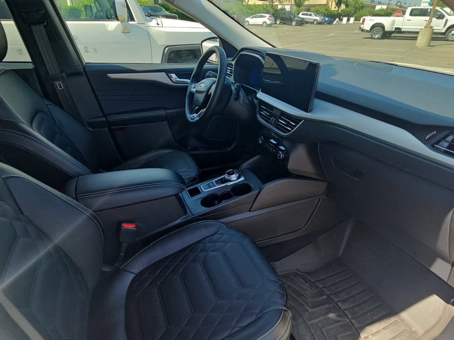 Certified 2024 Ford Escape Platinum w/ Premium Technology Package image 13