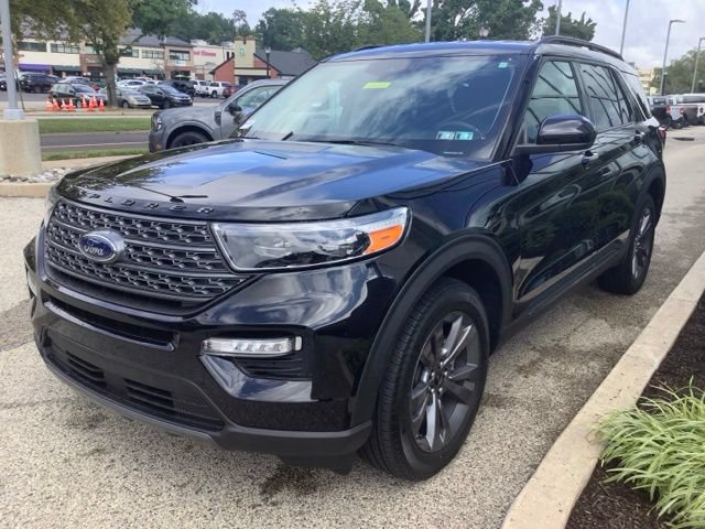 Certified 2023 Ford Explorer XLT w/ Equipment Group 202A AWD/4WD image 6